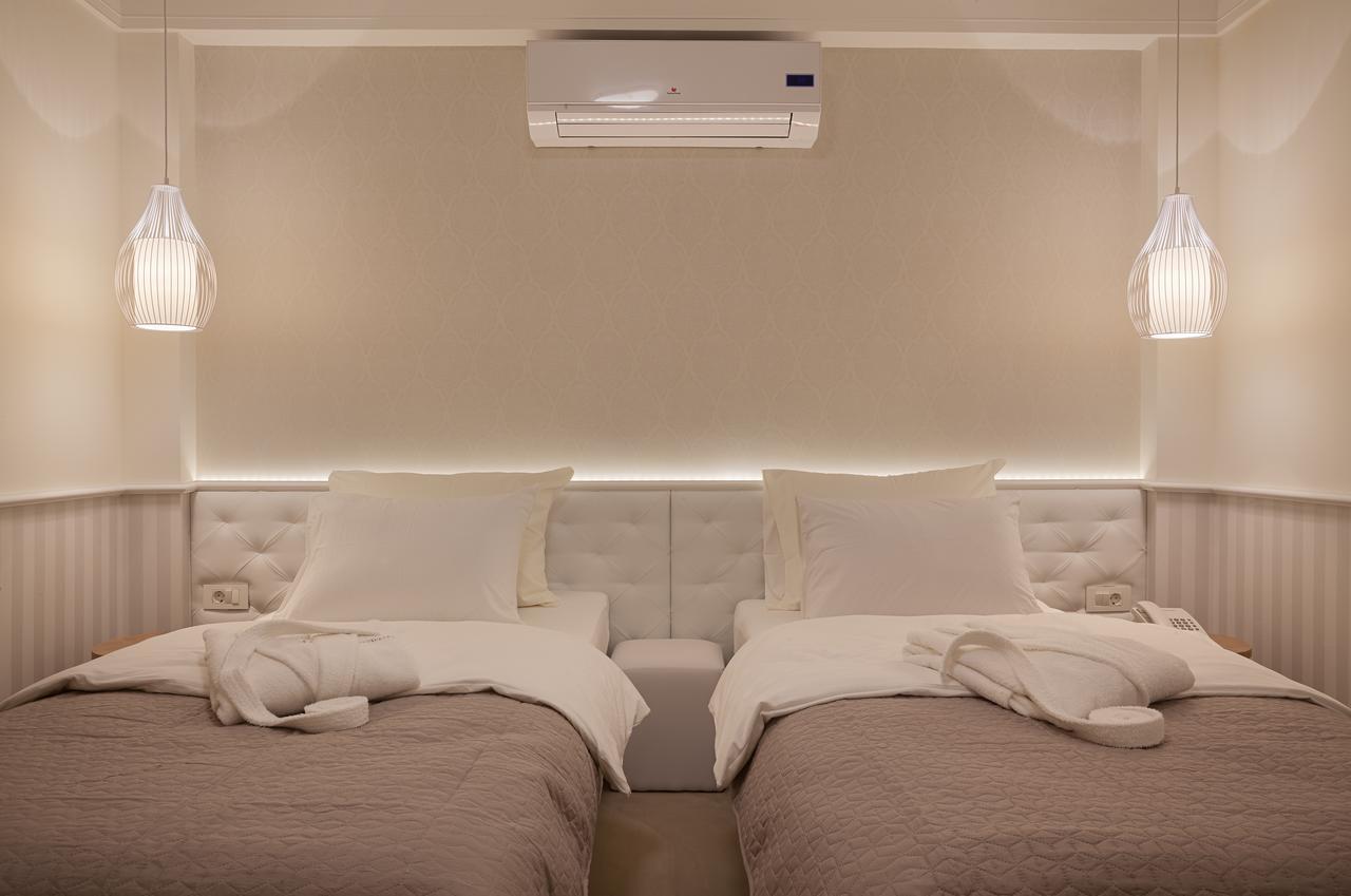 Castello Boutique Hotel Cacak Ngoại thất bức ảnh