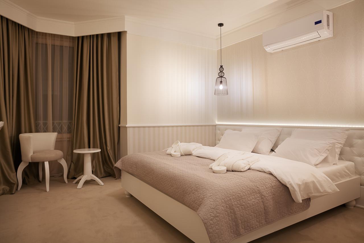 Castello Boutique Hotel Cacak Ngoại thất bức ảnh