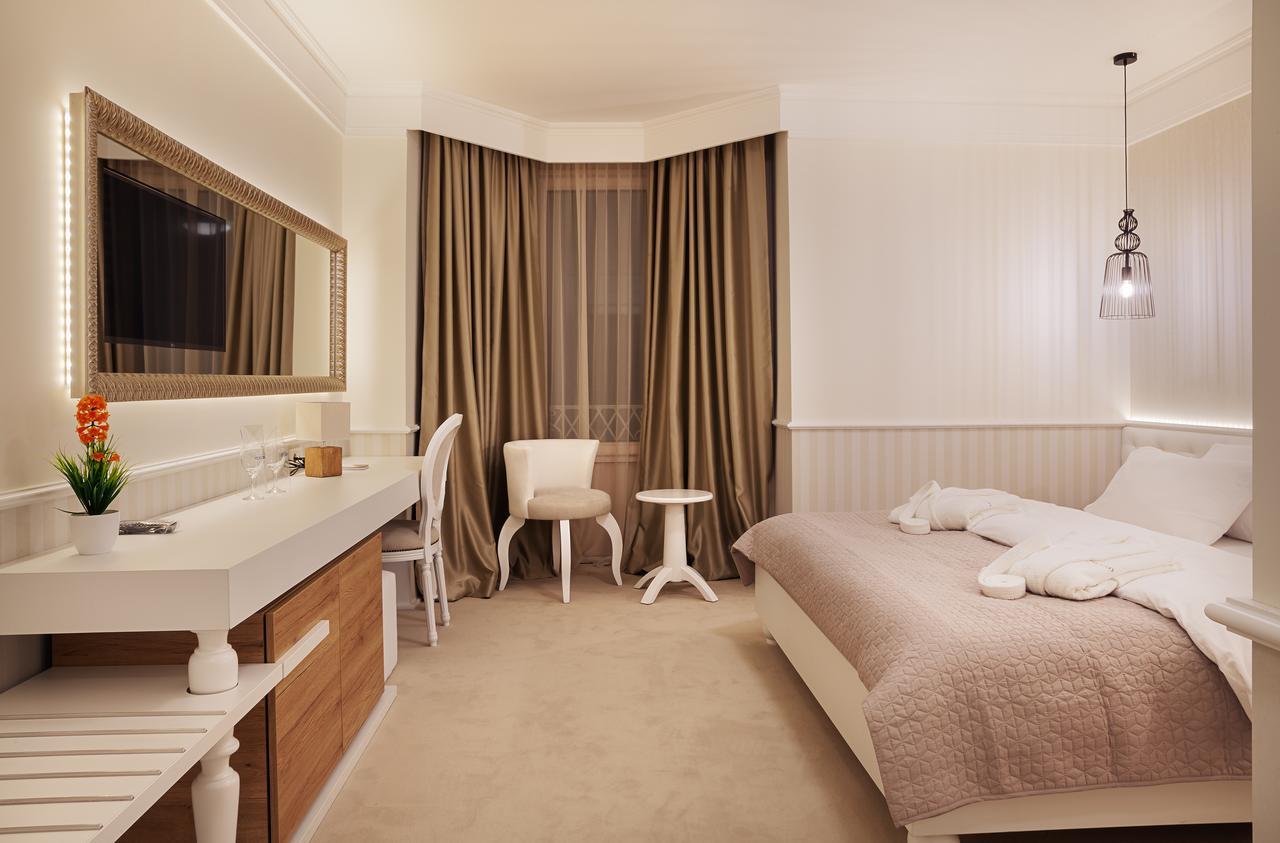Castello Boutique Hotel Cacak Ngoại thất bức ảnh